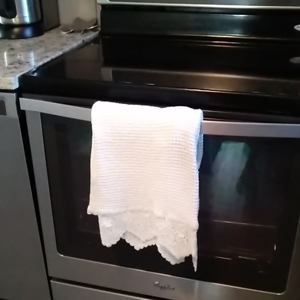 Imported (India) Lace Kitchen Towel (NWOT) - Picture 7 of 8